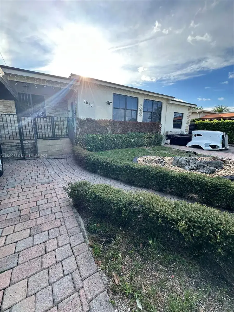 2 bedroom 1 bath Residential Lease for rent at 5010 E 1st Ave # 5010, Hialeah FL 33013
