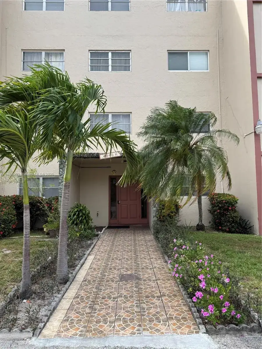 2 bedroom 2 bath Residential Lease for rent at 4046 NW 19th St # 308, Lauderhill FL 33313