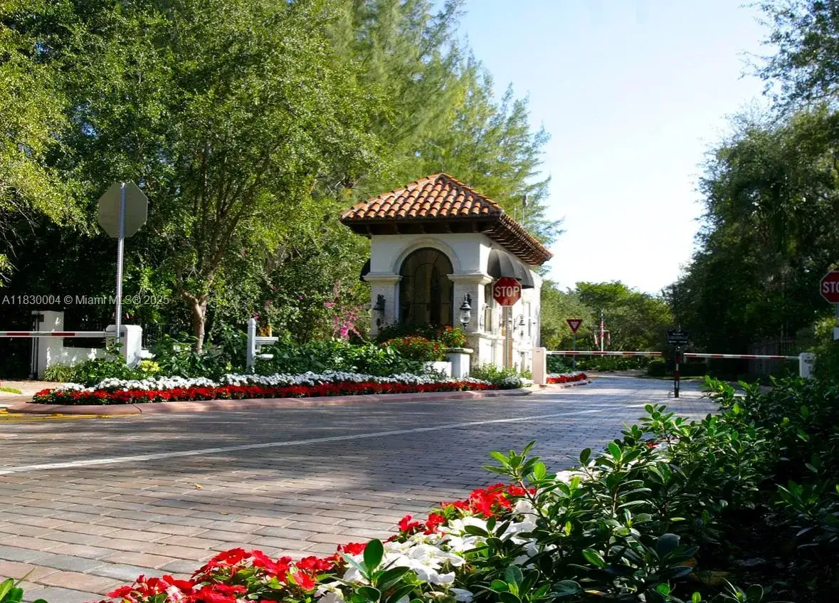 8 bedroom 9 bath Residential for sale at 41 Arvida Pkwy, Coral Gables FL 33156