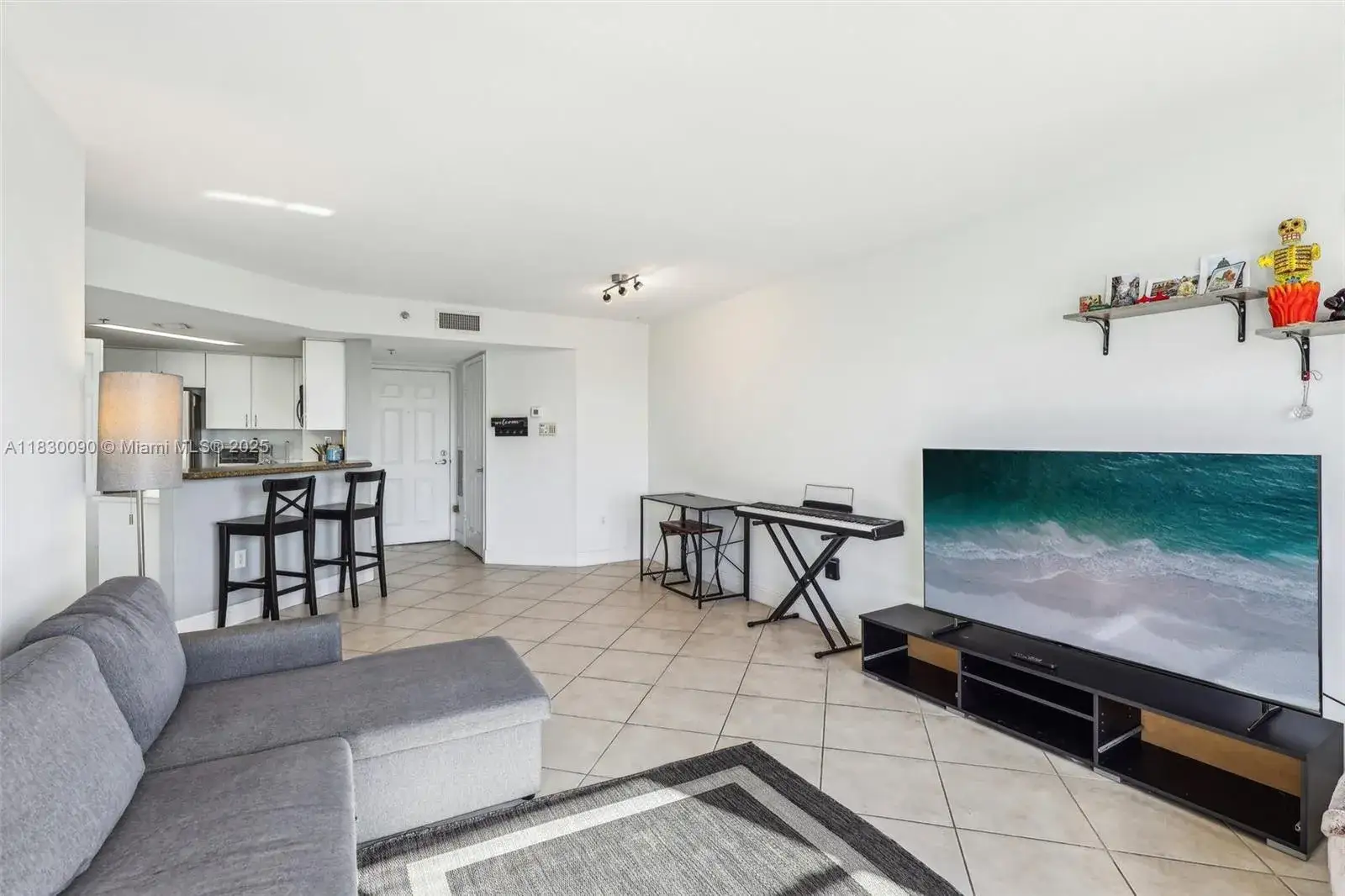 1 bedroom 1 bath Residential for sale at 2351 Douglas Rd # 1305, Miami FL 33145