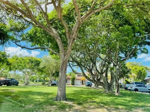 3 bedroom 1 bath Residential Lease for rent at 8234 SW 103rd Ave, Miami FL 33173