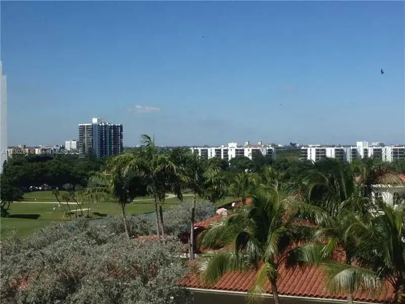 3 bedroom 3 bath Residential for sale at 19900 E Country Club Dr # 806, Aventura FL 33180