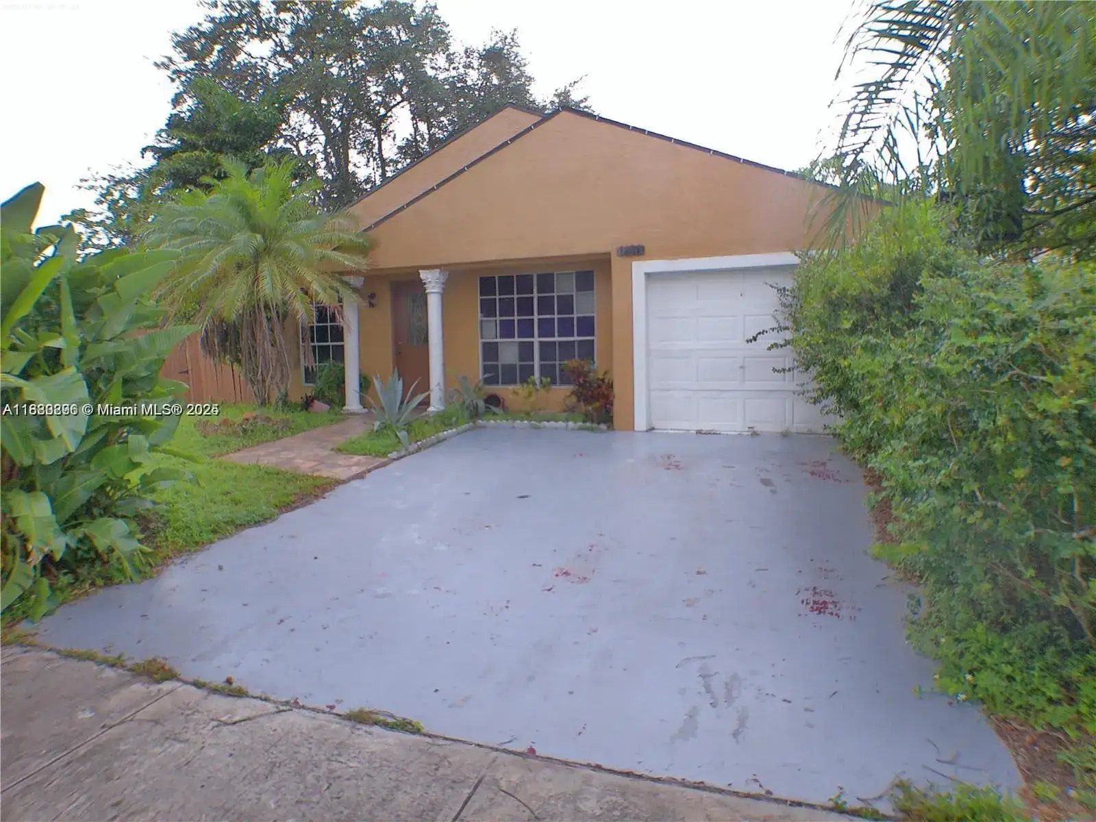 3 bedroom 2 bath Residential for sale at 1490 SW 85th Ter, Pembroke Pines FL 33025