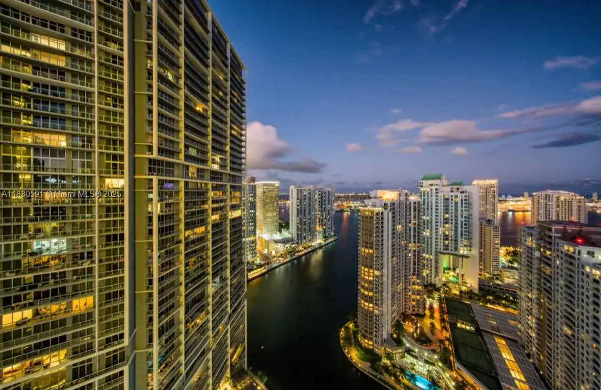 2 bedroom 2 bath Residential for sale at 495 Brickell Ave # 4004, Miami FL 33131