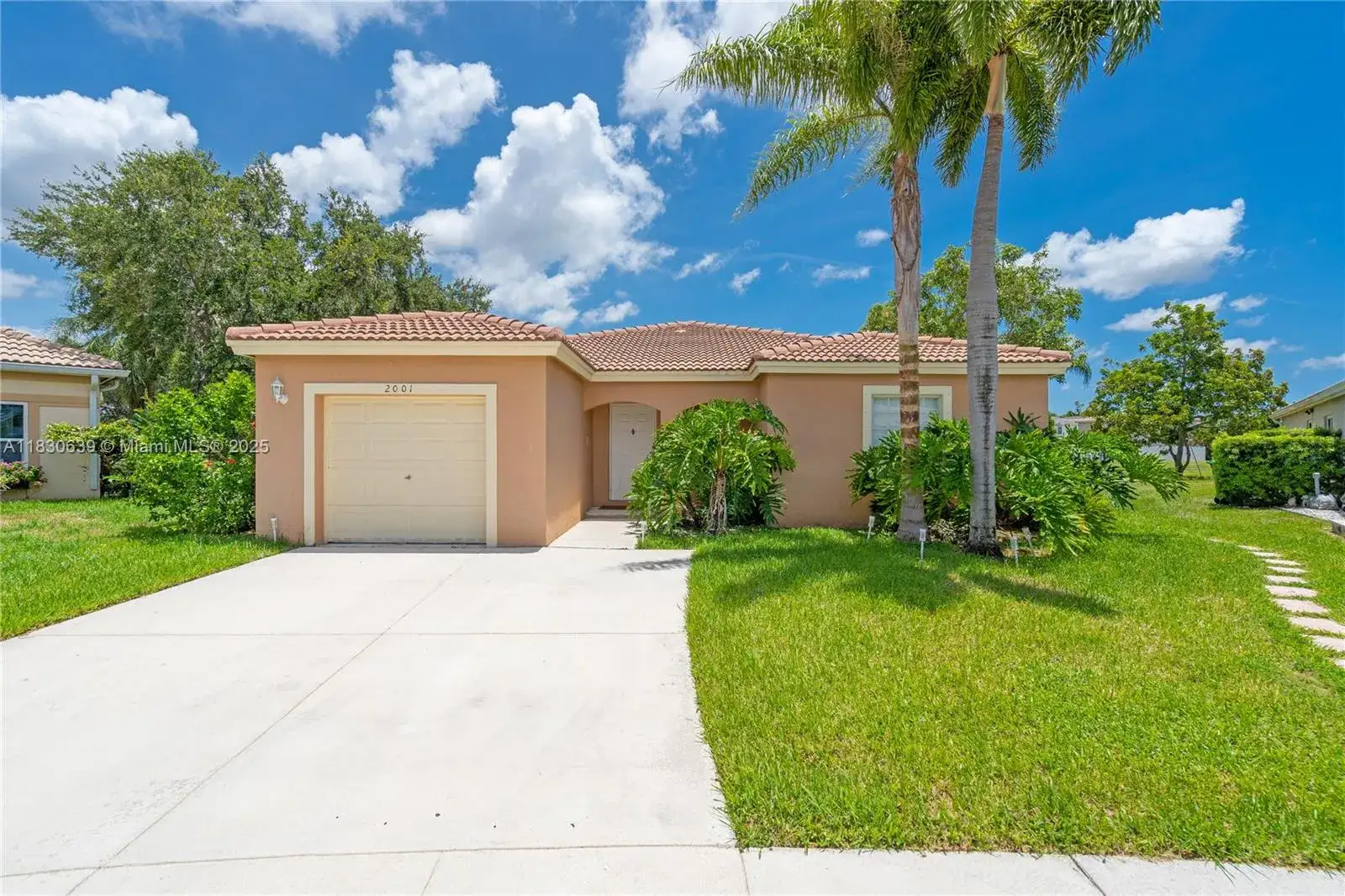 3 bedroom 2 bath Residential Lease for rent at 2001 SW 104th Ave # 2001, Miramar FL 33025
