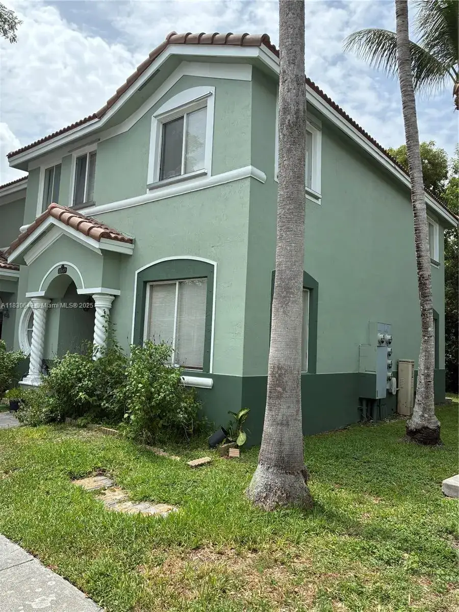 3 bedroom 3 bath Residential for sale at 1549 SE 24th Ct # 225, Homestead FL 33035