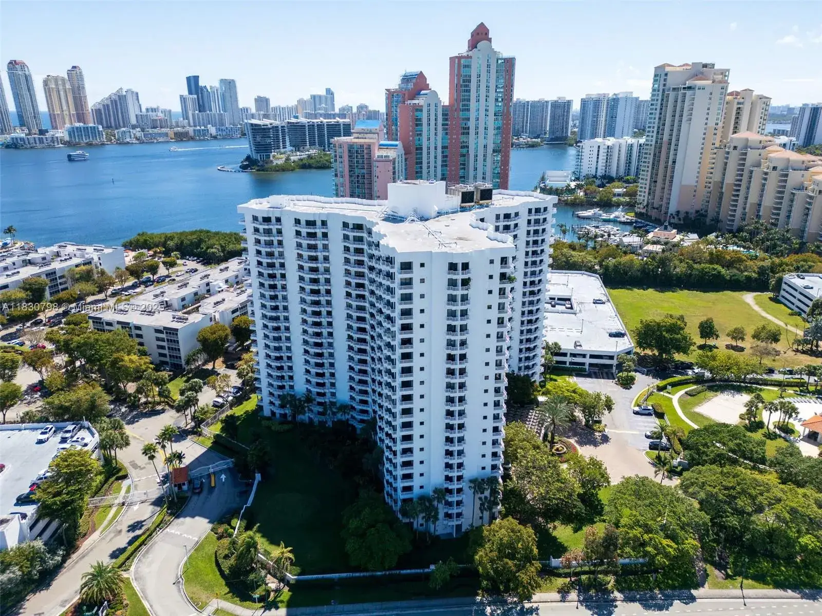 2 bedroom 2 bath Residential for sale at 3300 NE 192nd St # 1908, Aventura FL 33180