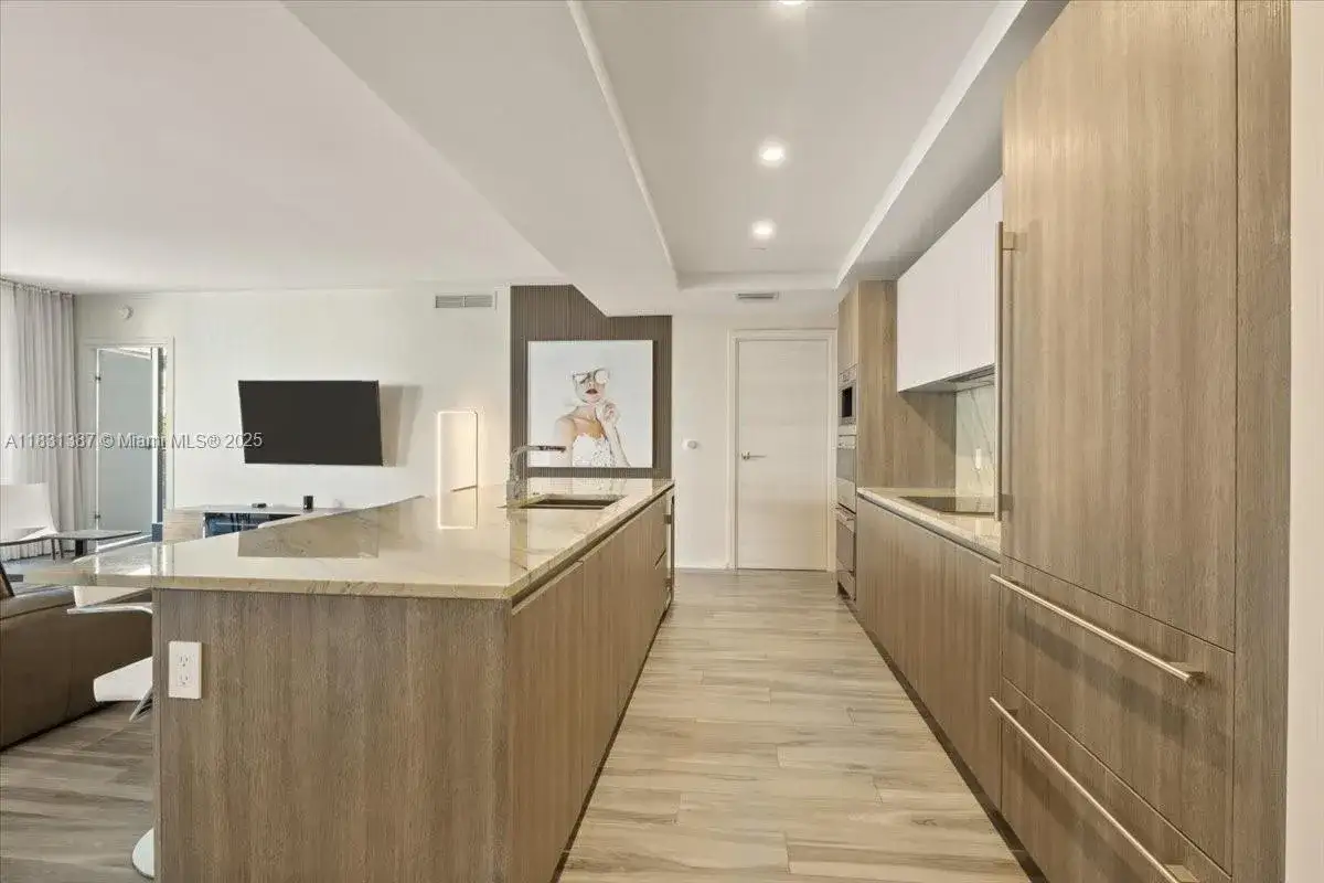 2 bedroom 4 bath Residential for sale at 801 S Miami Ave # 4708, Miami FL 33130