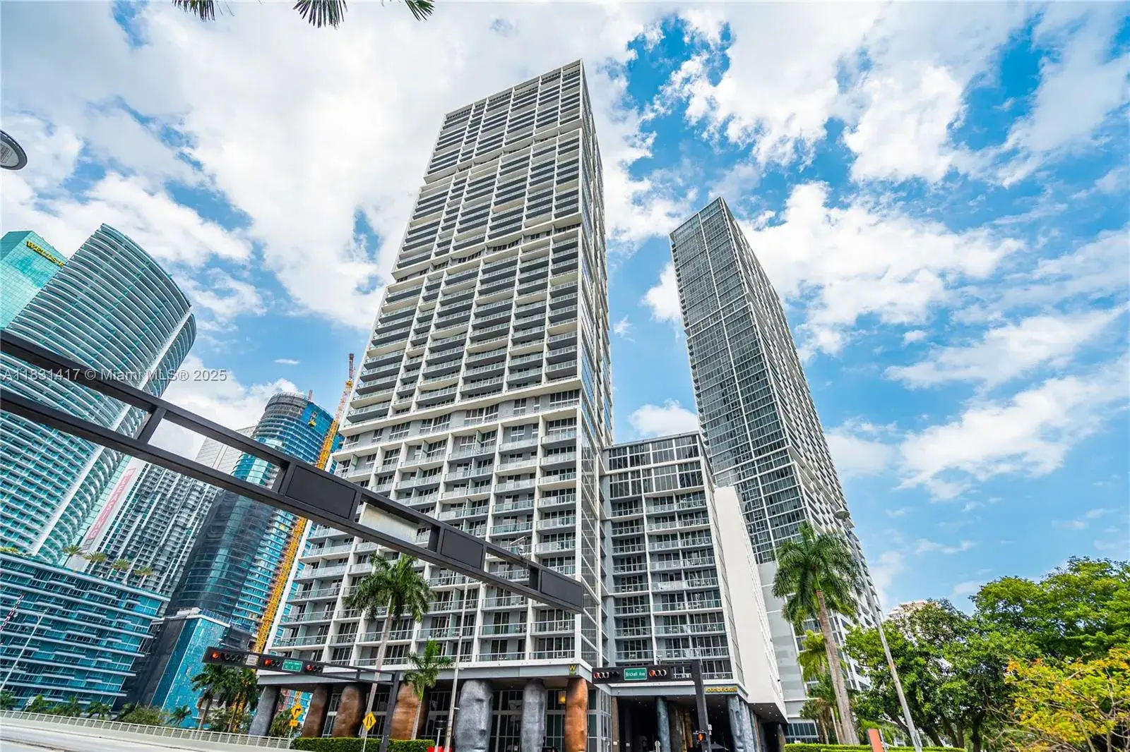 2 bedroom 2 bath Residential Lease for rent at 495 Brickell Ave # 4905, Miami FL 33131