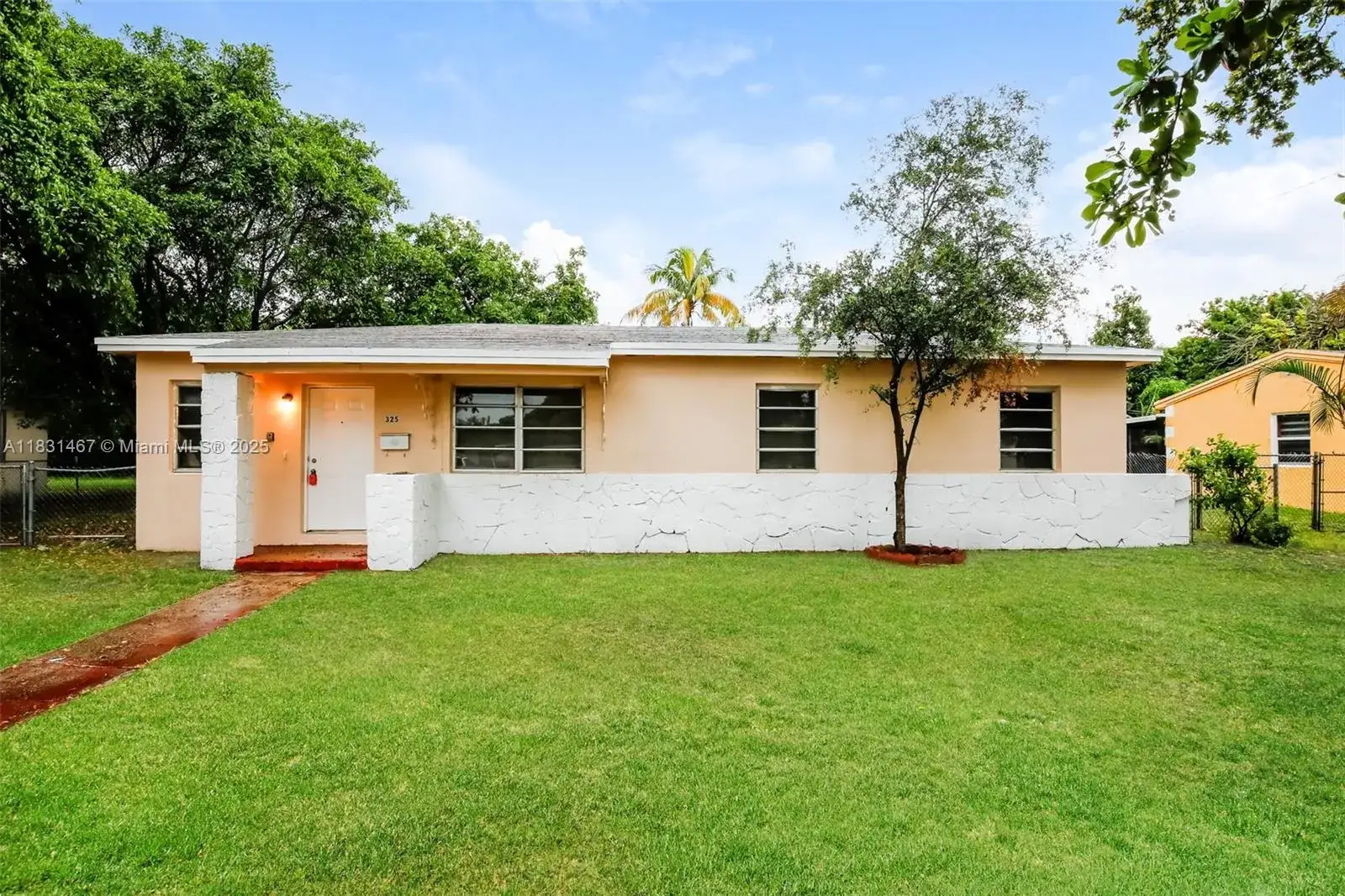 4 bedroom 2 bath Residential Lease for rent at 325 NW 190th St, Miami Gardens FL 33169