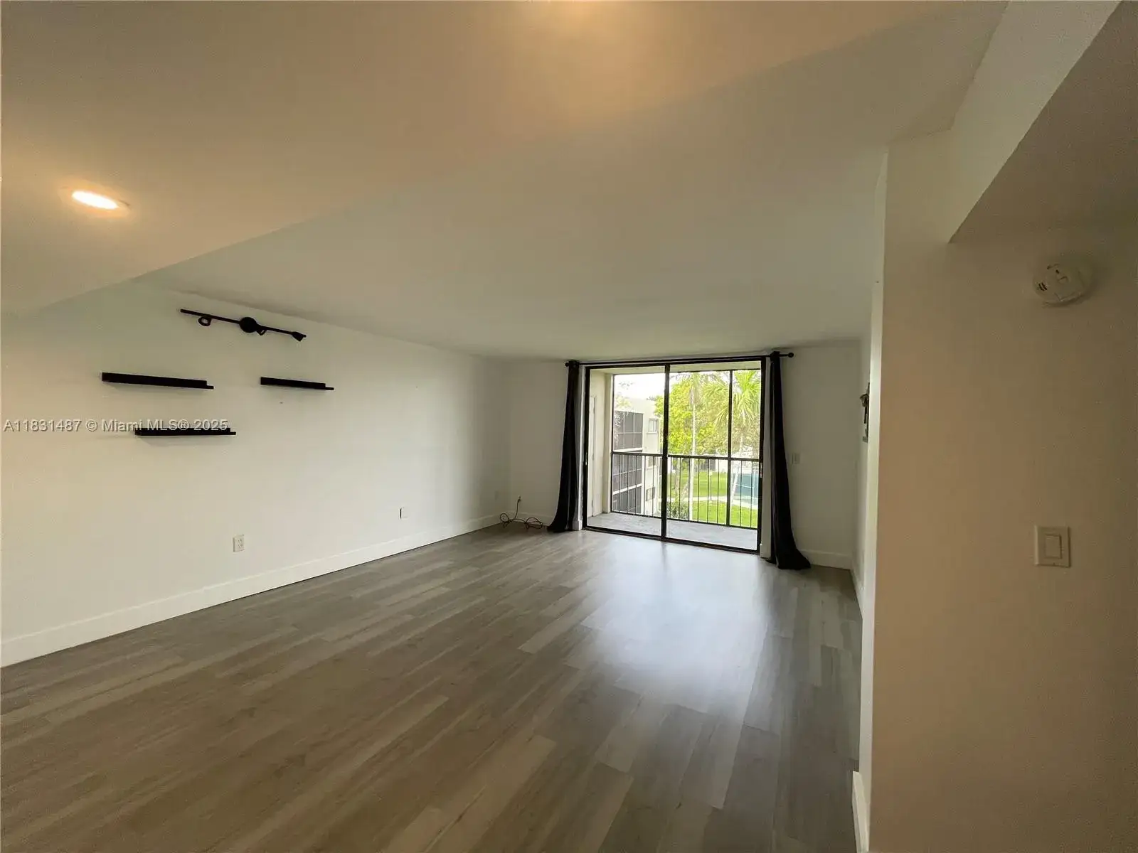 2 bedroom 2 bath Residential Lease for rent at 8025 SW 107th Ave # 323, Miami FL 33173