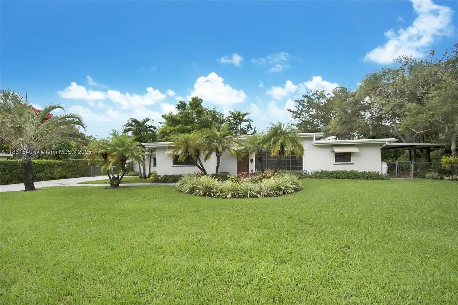 3 bedroom 2 bath Residential Lease for rent at 7825 SW 98 St, Miami FL 33156