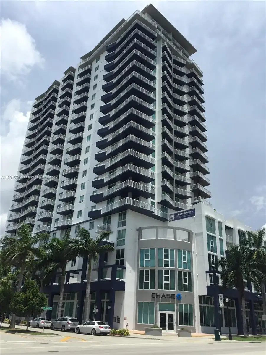 1 bath Residential Lease for rent at 275 NE 18th St # 309, Miami FL 33132
