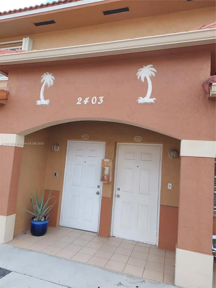 3 bedroom 2 bath Residential for sale at 2403 W 76th St # 203, Hialeah FL 33016