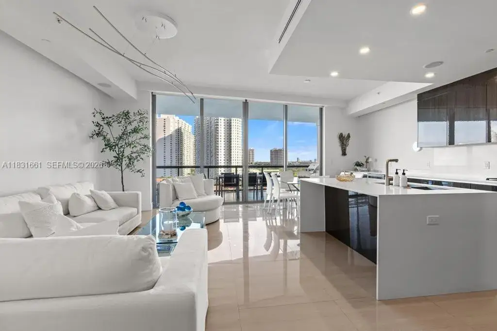 3 bedroom 4 bath Residential for sale at 3250 NE 188th St # 904, Aventura FL 33180