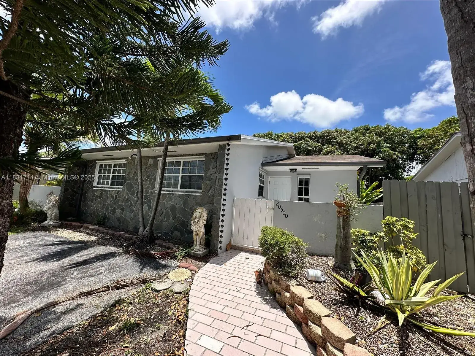 Residential Income for sale at 20500 SW 92nd Pl, Cutler Bay FL 33189