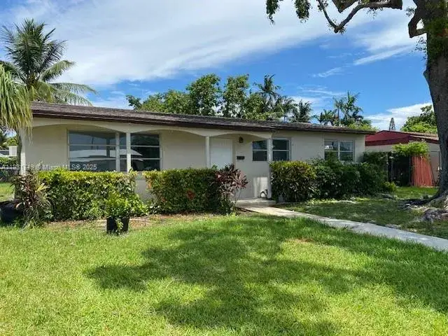 3 bedroom 2 bath Residential for sale at 20425 SW 114th Pl, Miami FL 33189