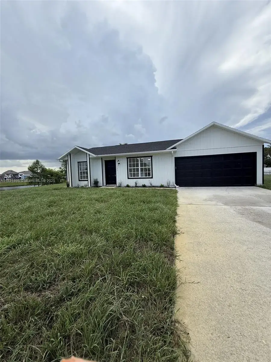 3 bedroom 2 bath Residential for sale at 135 SW Felix Ave, Port St. Lucie FL 34953