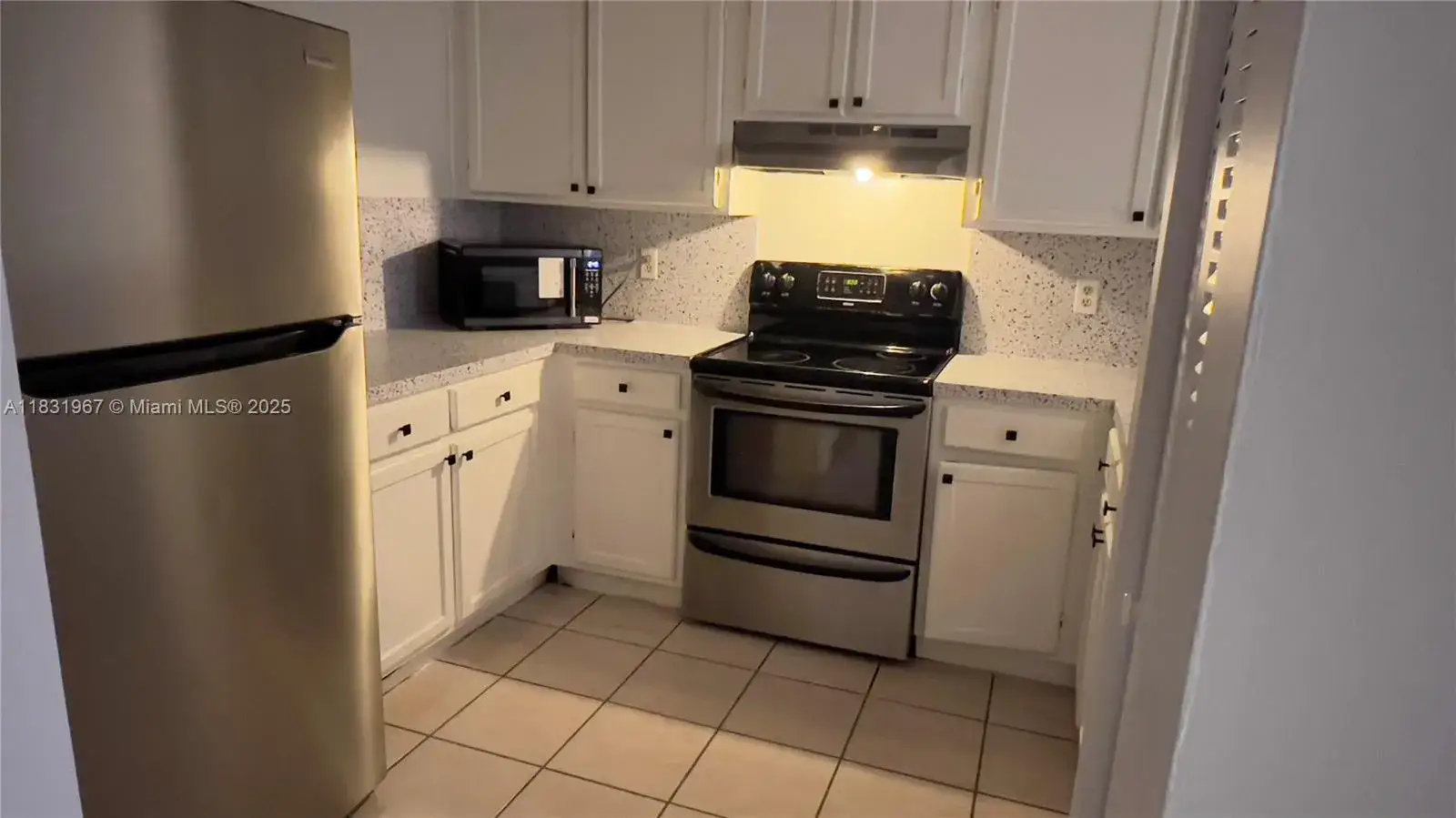 2 bedroom 2 bath Residential Lease for rent at 12219 SW 14th Ln # 2405, Miami FL 33184