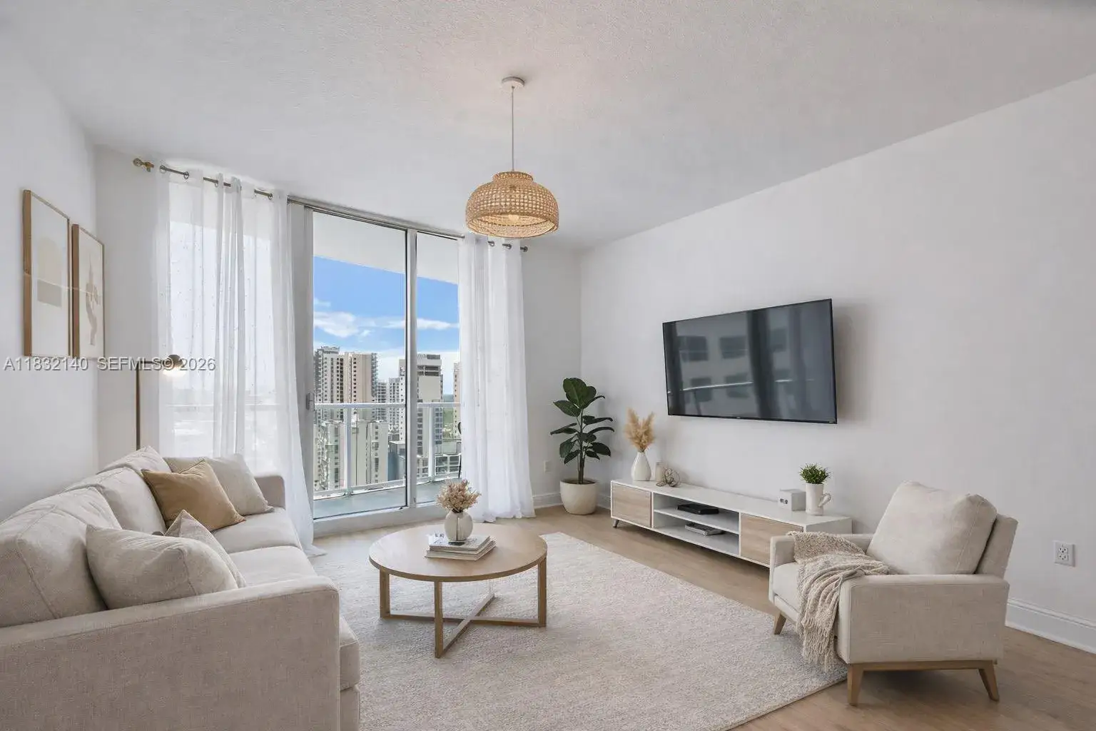 1 bedroom 1 bath Residential for sale at 185 SW 7th St # 2204, Miami FL 33130