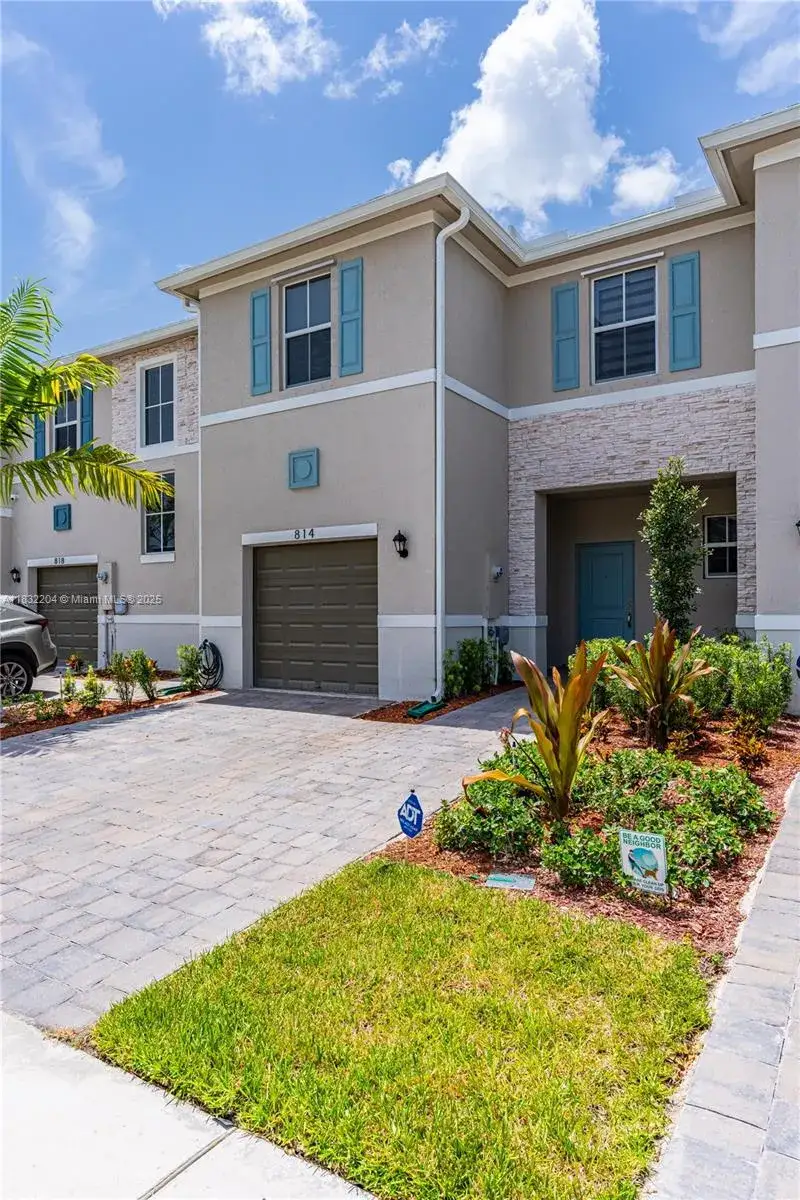 3 bedroom 2 bath Residential for sale at 814 SE 19th St # 814, Homestead FL 33034