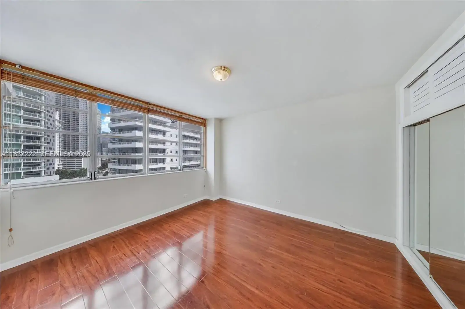 1 bedroom 1 bath Residential Lease for rent at 1408 Brickell Bay Dr # 1114, Miami FL 33131