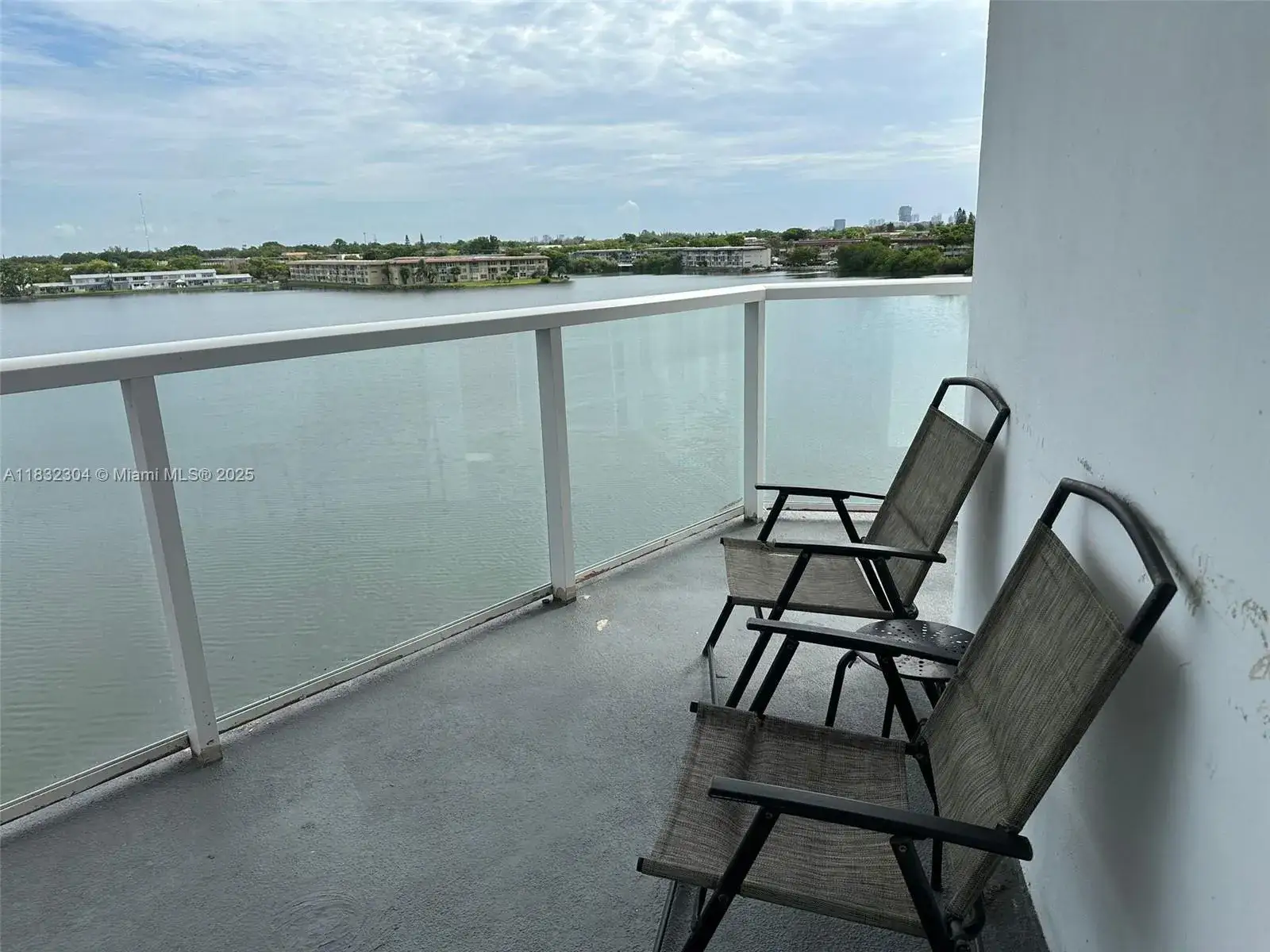 2 bedroom 2 bath Residential Lease for rent at 1301 NE Miami Gardens Dr # 506W, Miami FL 33179