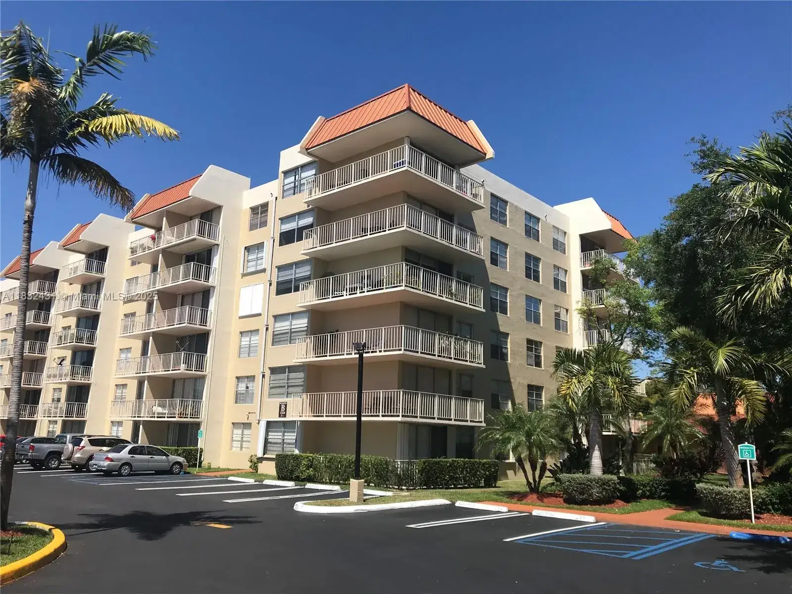 1 bedroom 1 bath Residential Lease for rent at 13120 SW 92 Ave # 319, Miami FL 33176
