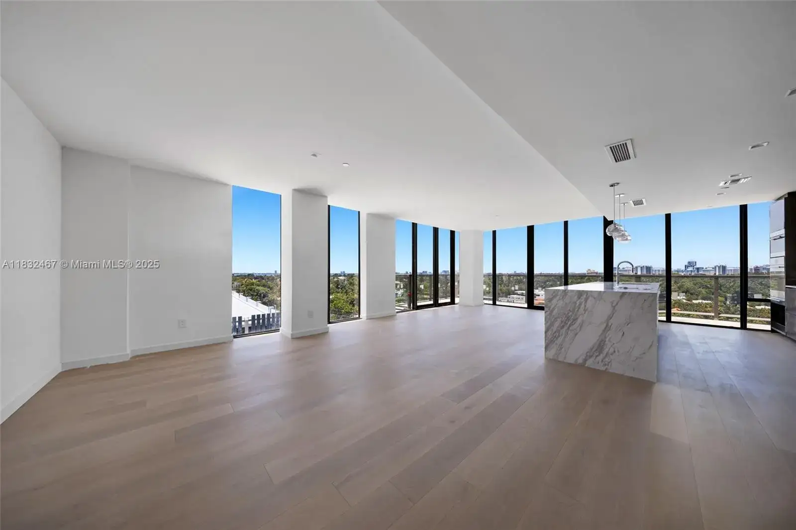 2 bedroom 2 bath Residential for sale at 340 W 42 St # 508, Miami Beach FL 33140