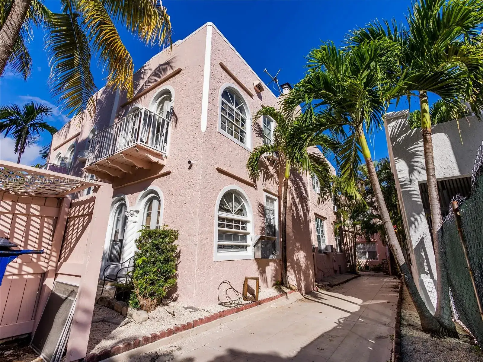 2 bedroom 1 bath Residential Lease for rent at 143 NE 43rd St # 1, Miami FL 33137