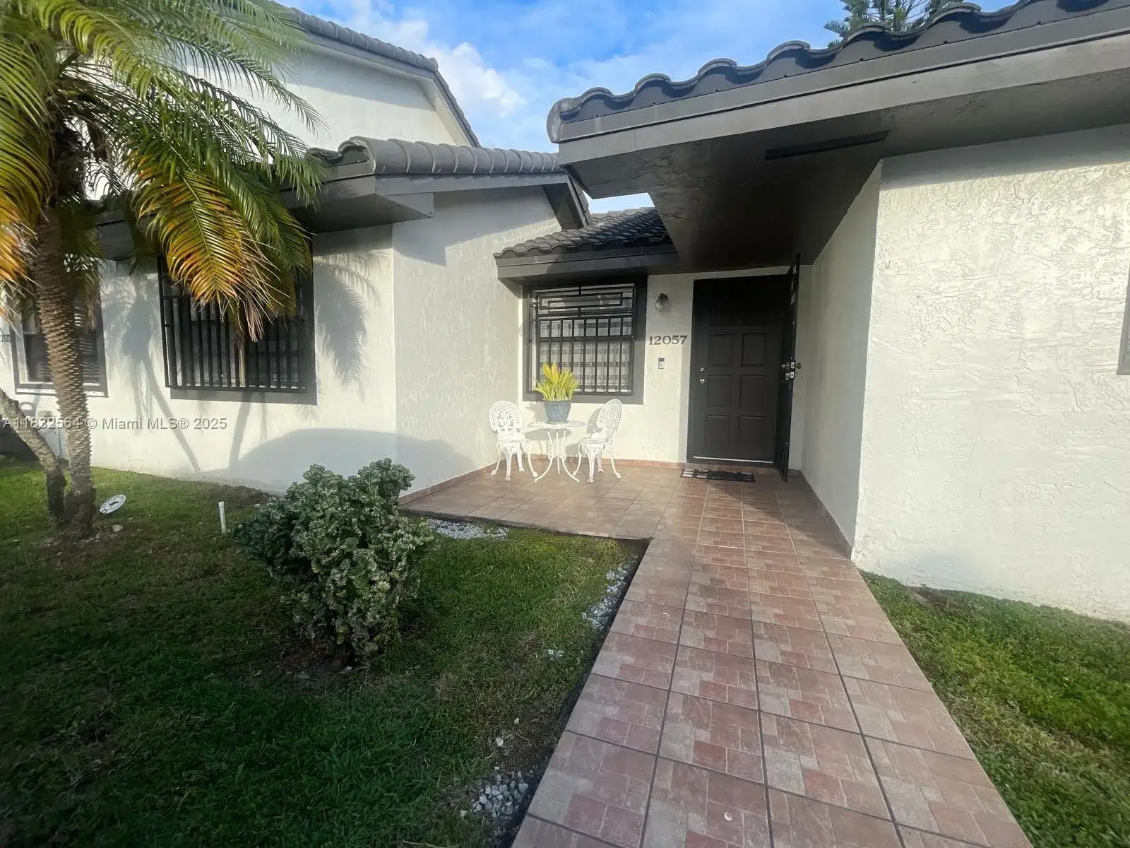 3 bedroom 2 bath Residential for sale at 12057 SW 10th St # 202, Miami FL 33184