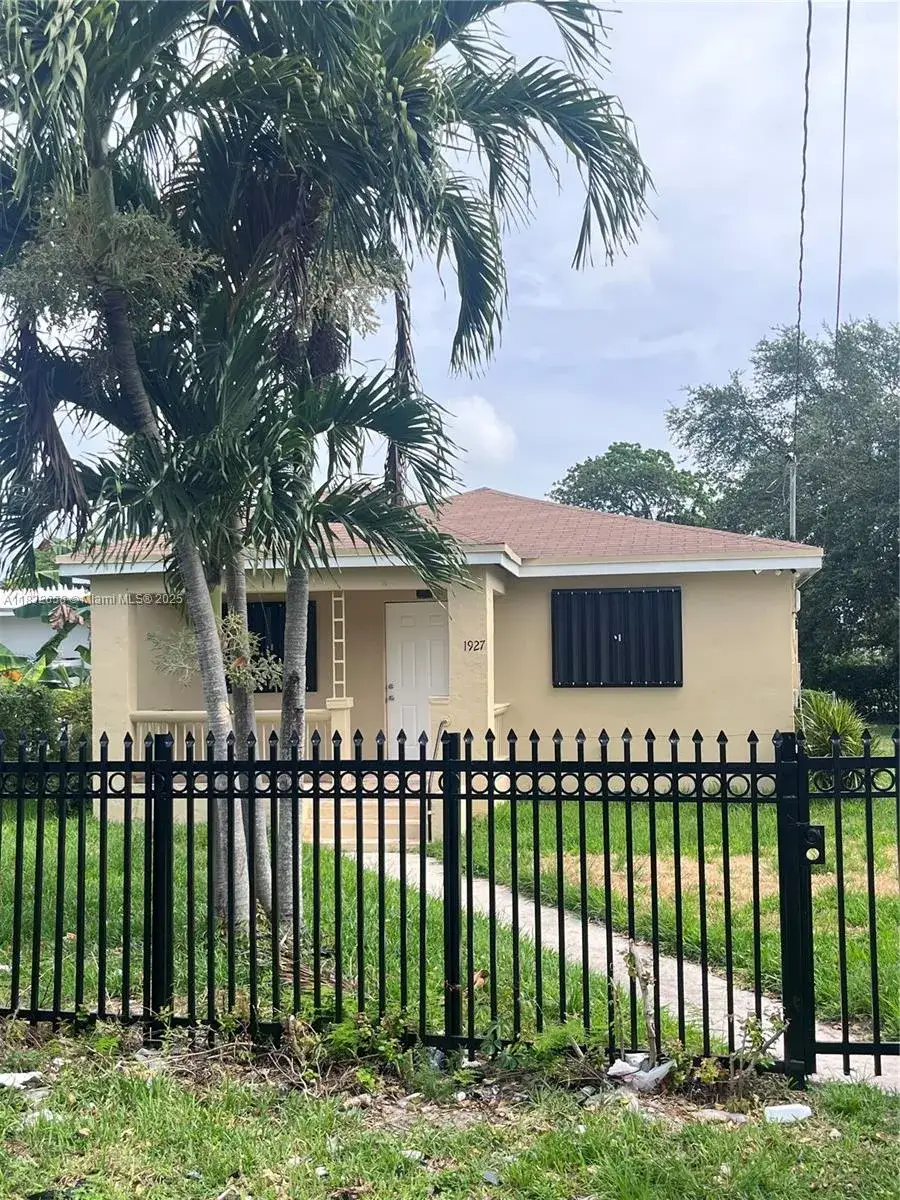 2 bedroom 1 bath Residential for sale at 1927 NW 64 st, Miami FL 33147