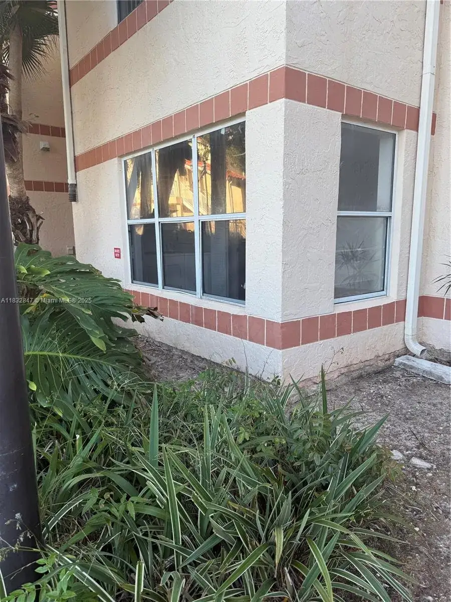 1 bedroom 1 bath Residential Lease for rent at 3320 N Pinewalk Dr N # 1715, Margate FL 33063