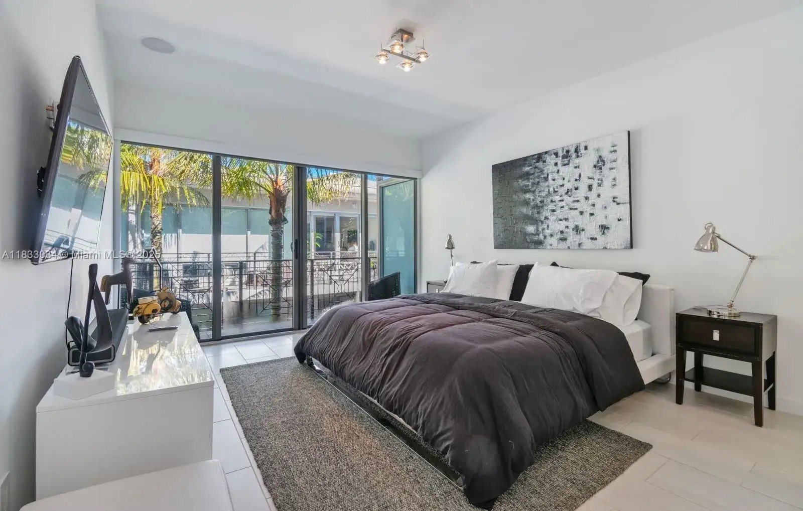 1 bedroom 1 bath Residential for sale at 2130 Park Ave, Miami Beach FL 33139