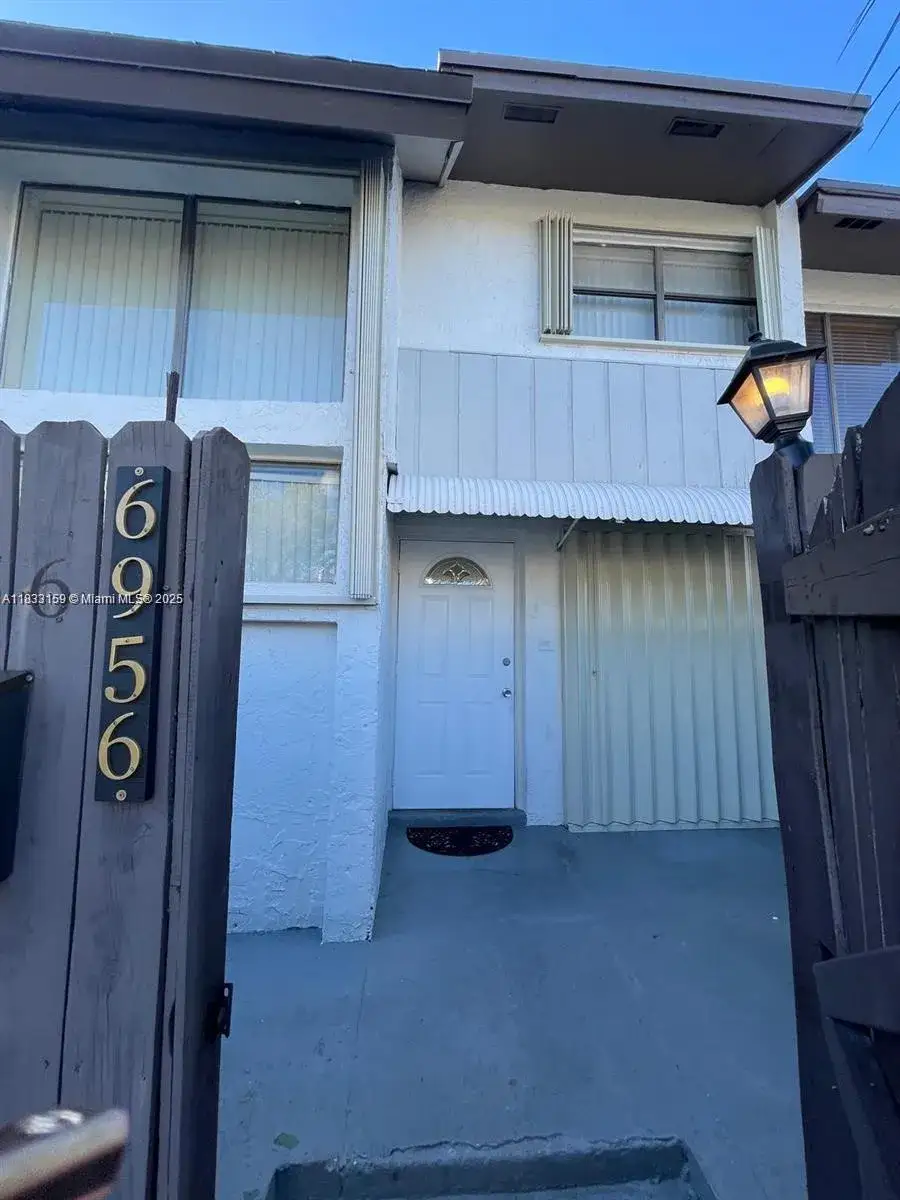 4 bedroom 2 bath Residential Lease for rent at 6956 SW 111th Pl, Miami FL 33173