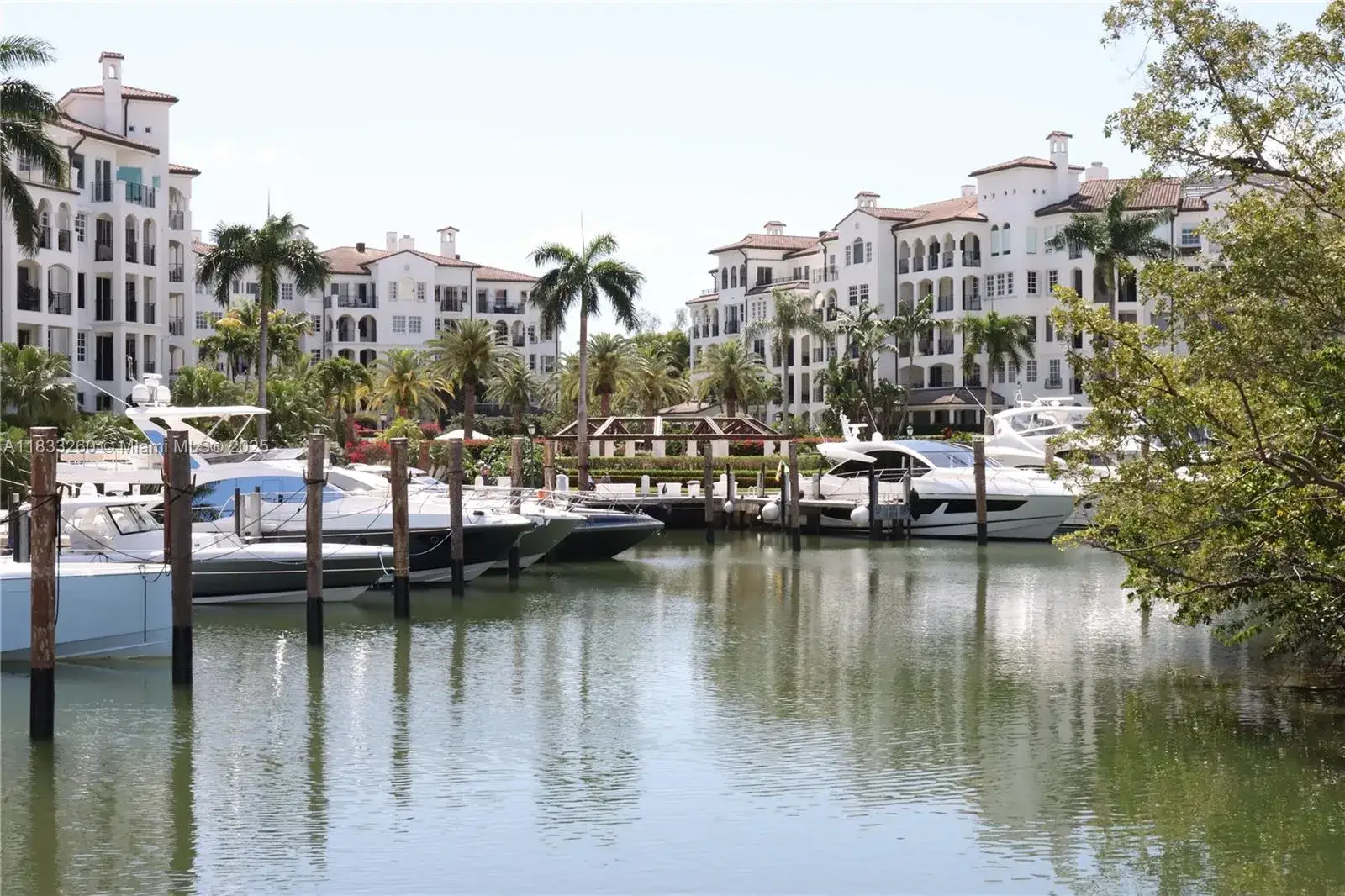 2 bedroom 2 bath Residential for sale at 3900 Island Blvd # B204, Aventura FL 33160