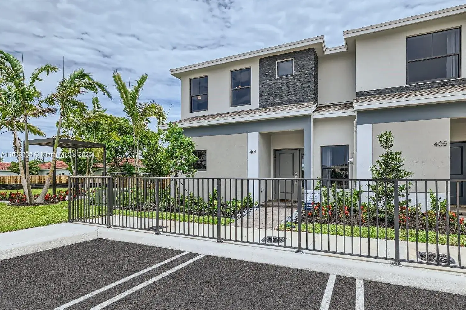 3 bedroom 2 bath Residential for sale at 445 NE 1st Dr # 445, Florida City FL 33034