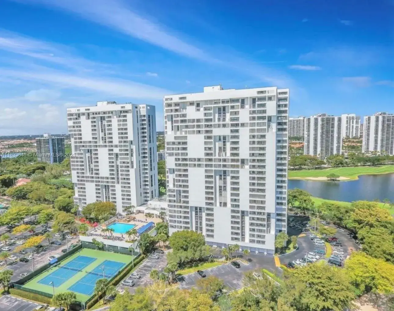 2 bedroom 2 bath Residential for sale at 20225 NE 34th Ct # 614, Aventura FL 33180