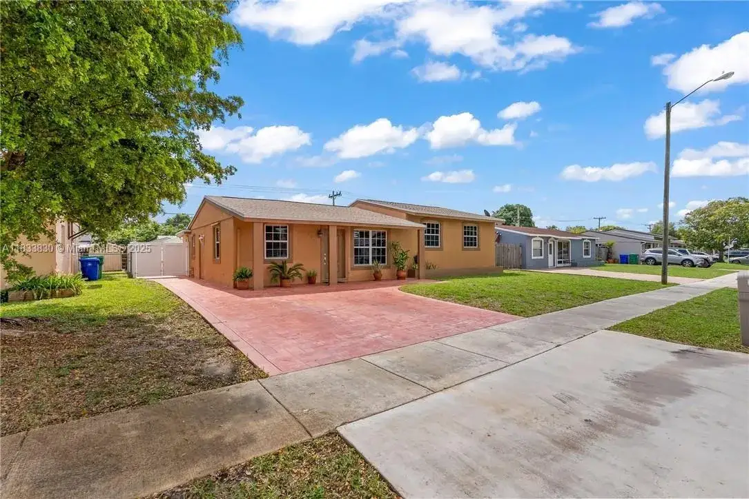 3 bedroom 2 bath Residential Lease for rent at 1660 SW 47th Ave, Fort Lauderdale FL 33317