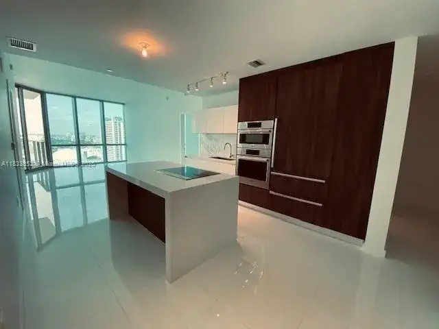 2 bedroom 3 bath Residential Lease for rent at 851 NE 1st Ave # 1808, Miami FL 33132