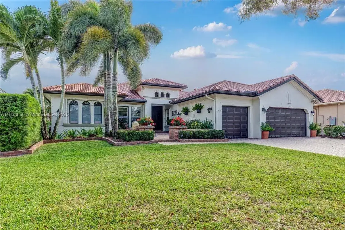4 bedroom 3 bath Residential for sale at 12580 NW 76th St, Parkland FL 33076