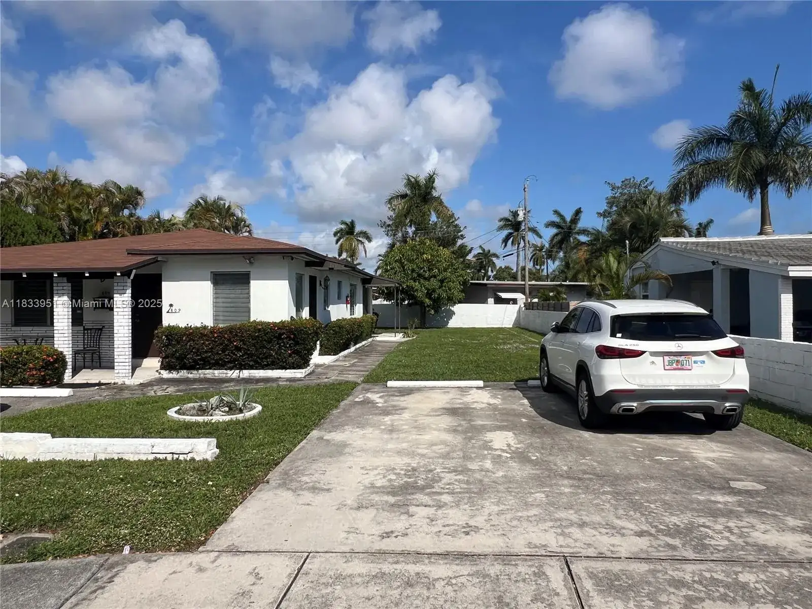 1 bedroom 1 bath Residential Lease for rent at 809 NE 2nd St # 2, Hallandale Beach FL 33009