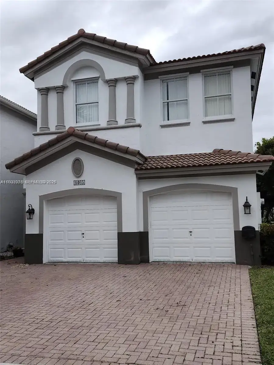3 bedroom 2 bath Residential for sale at 8465 NW 108th Path, Doral FL 33178
