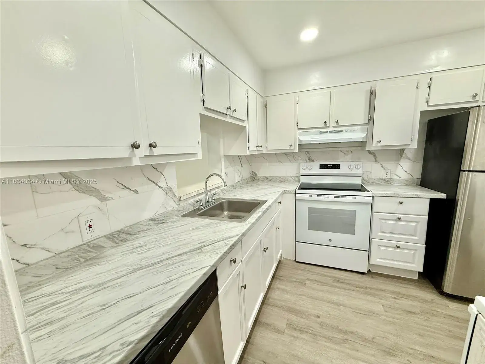 2 bedroom 2 bath Residential for sale at 11925 NE 2nd Ave # B207, North Miami FL 33161