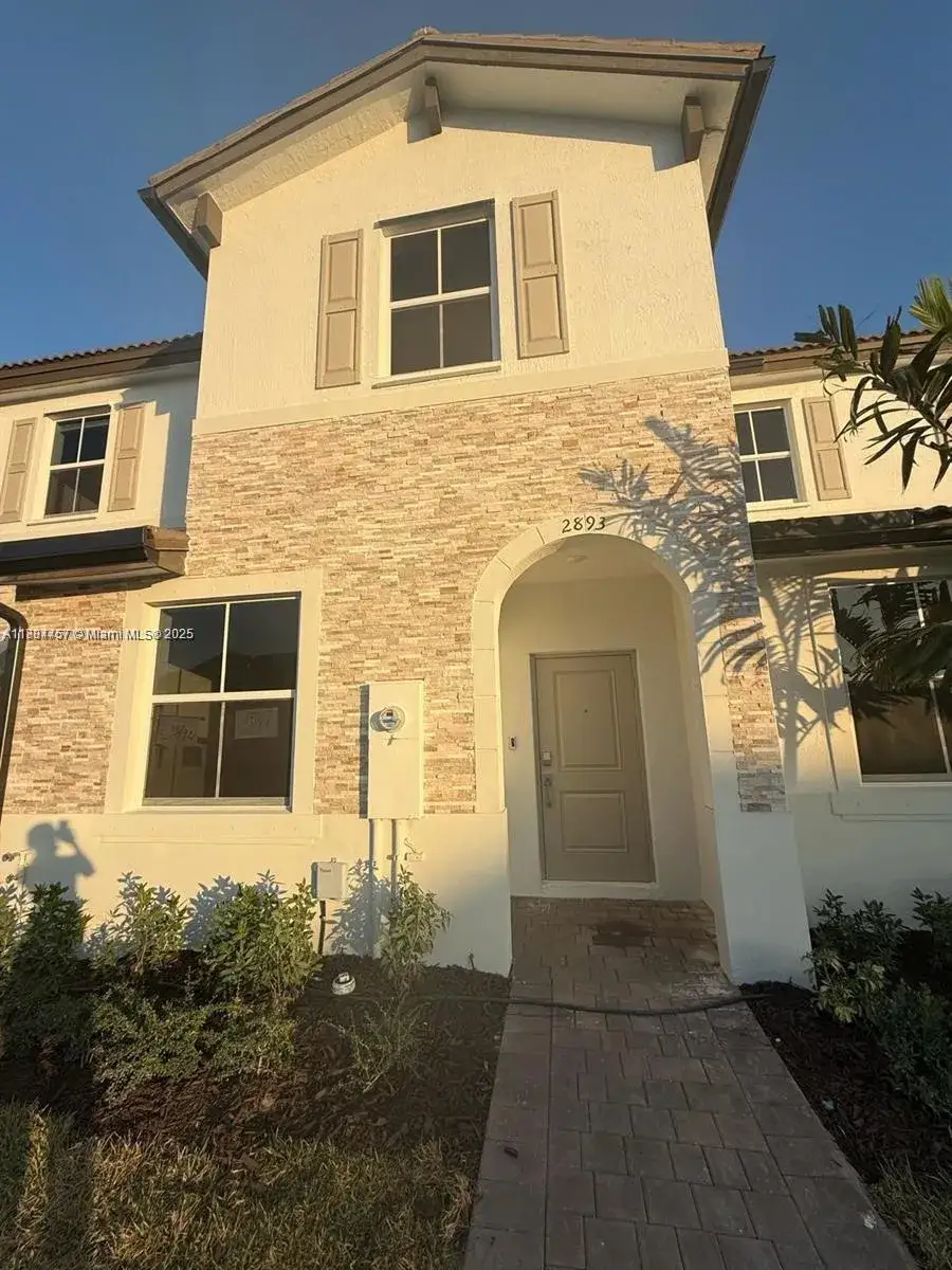 3 bedroom 2 bath Residential for sale at 2893 SE 25 Road # 2893, Homestead FL 33035