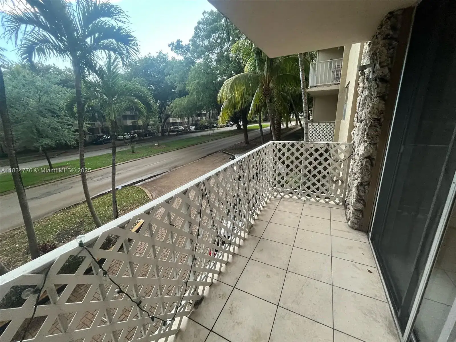 1 bedroom 1 bath Residential Lease for rent at 1805 Sans Souci Blvd # 215, North Miami FL 33181