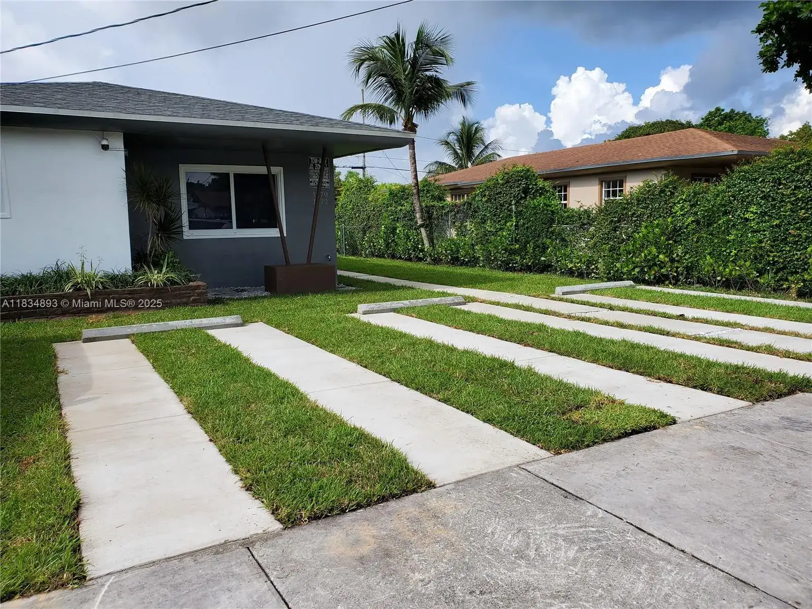 2 bedroom 1 bath Residential Lease for rent at 1170 NE 111th St # 1170, Miami FL 33161