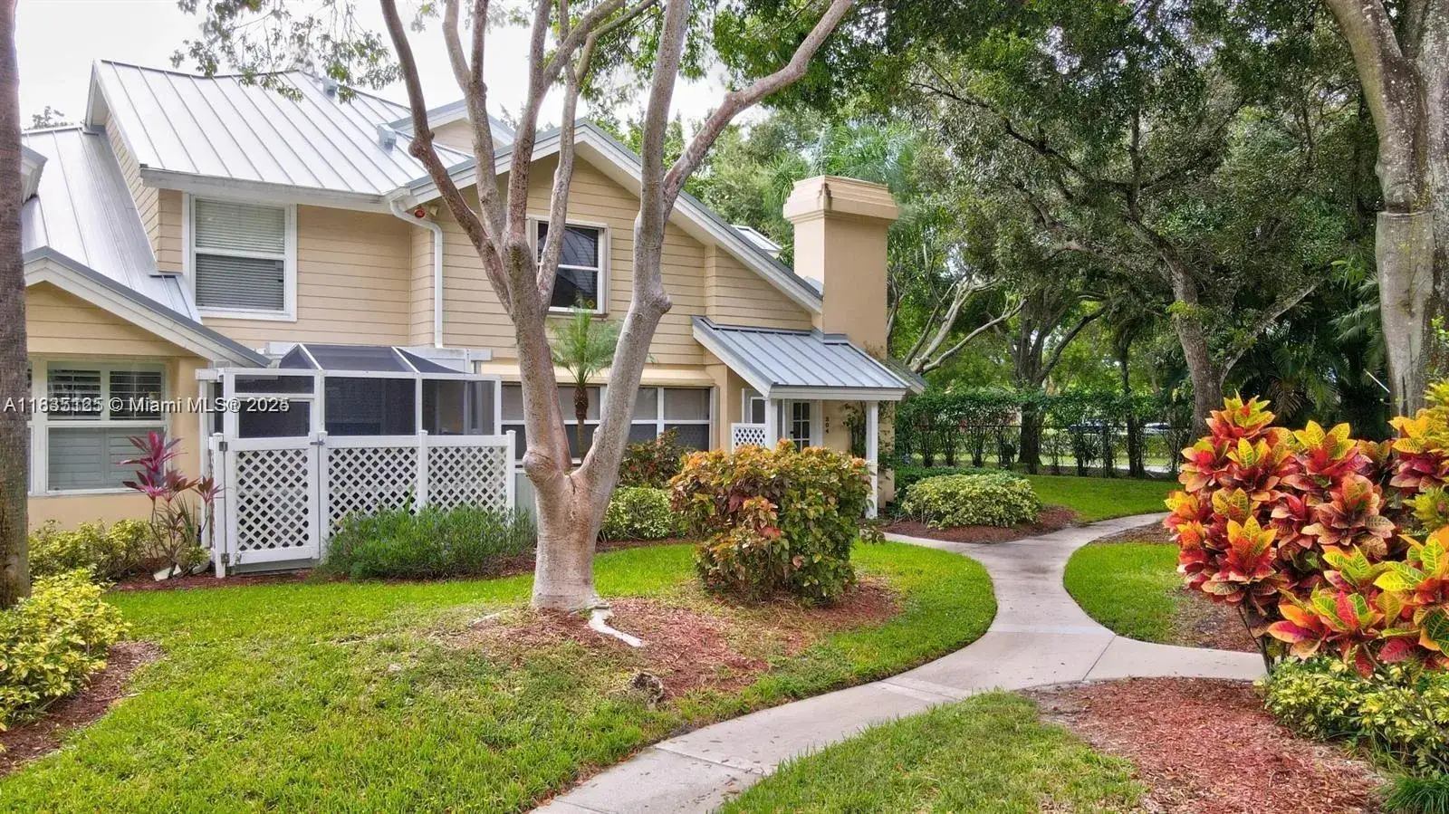 3 bedroom 2 bath Residential for sale at 304 Andover, Boynton Beach FL 33436