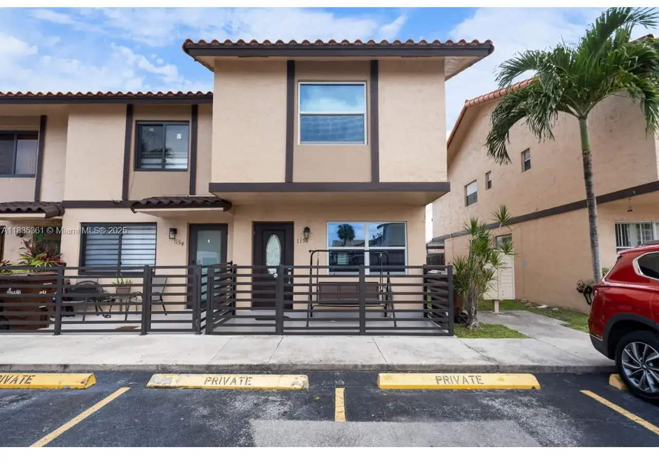 3 bedroom 2 bath Residential for sale at 1158 W 41st St # 87, Hialeah FL 33012