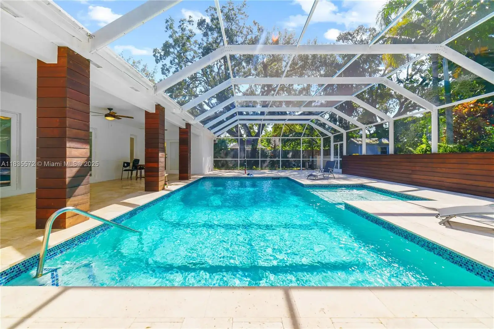 4 bedroom 3 bath Residential for sale at 15200 SW 81st Ave, Palmetto Bay FL 33157